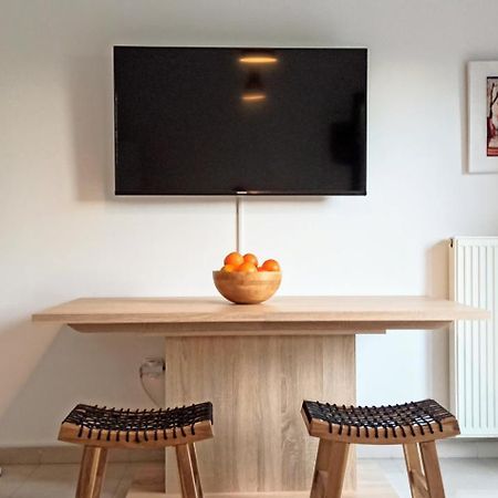 Grand Getaway Suite 300Mts From The Beach Περαία Εξωτερικό φωτογραφία