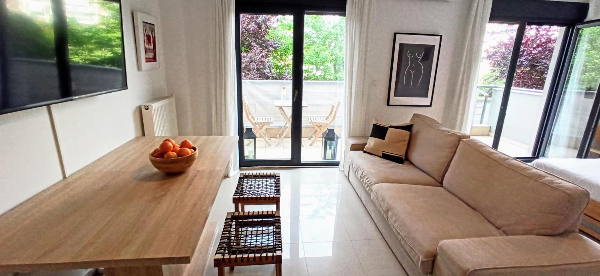 Grand Getaway Suite 300Mts From The Beach Περαία Εξωτερικό φωτογραφία
